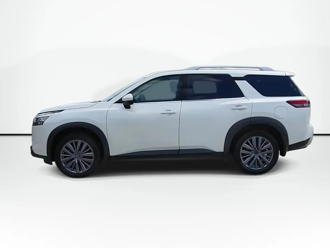 Nissan Pathfinder снимка Nissan Pathfinder
