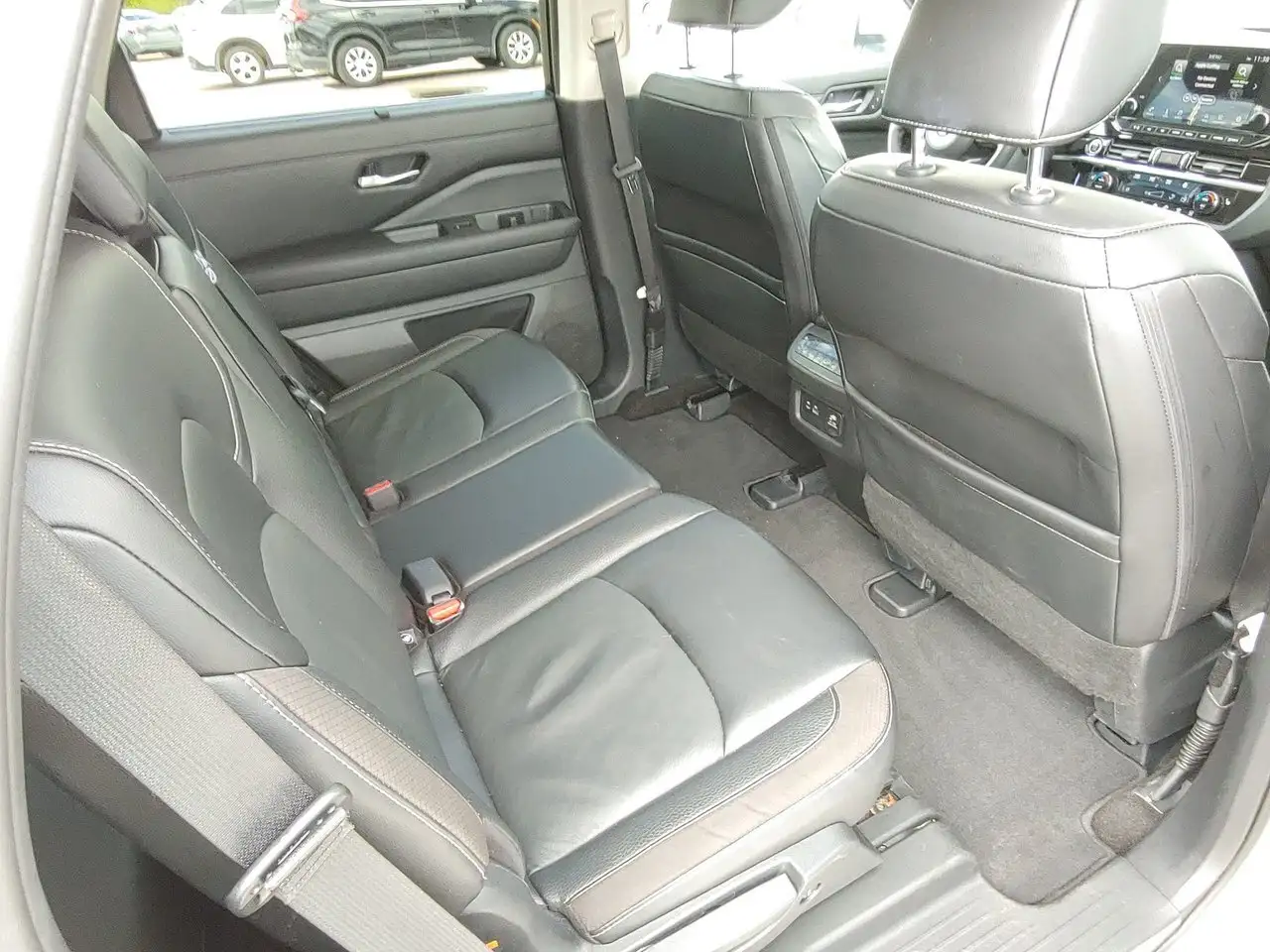 Nissan Pathfinder снимка Nissan Pathfinder