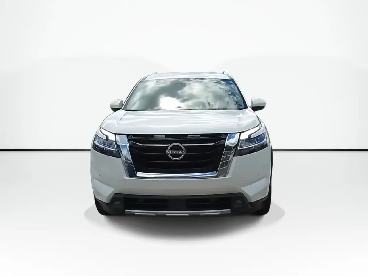 Nissan Pathfinder снимка Nissan Pathfinder