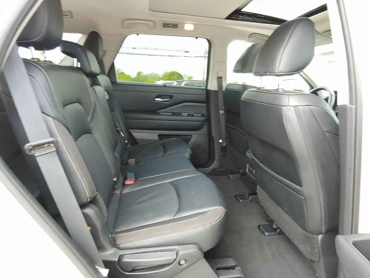 Nissan Pathfinder снимка Nissan Pathfinder