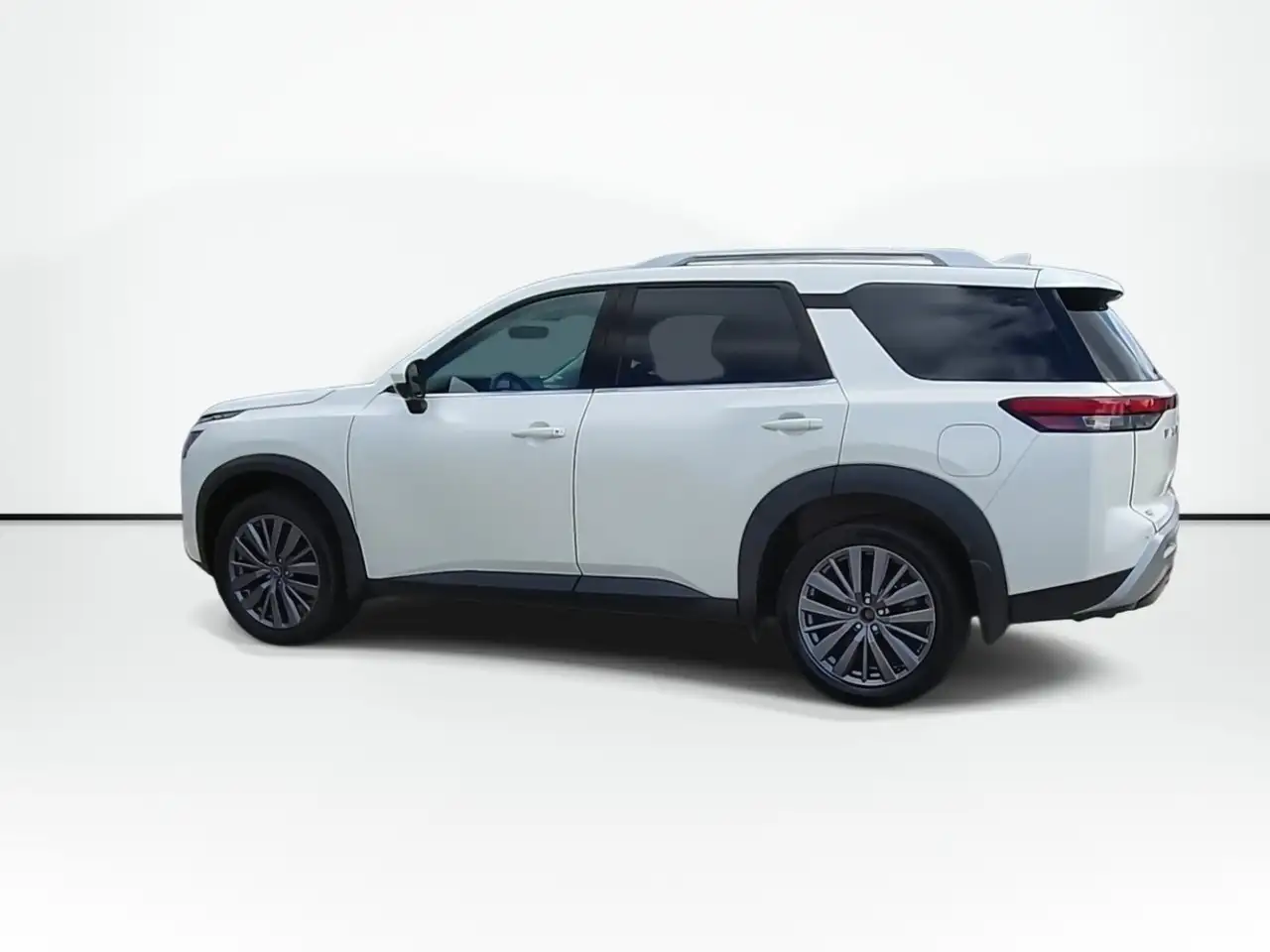Nissan Pathfinder снимка Nissan Pathfinder