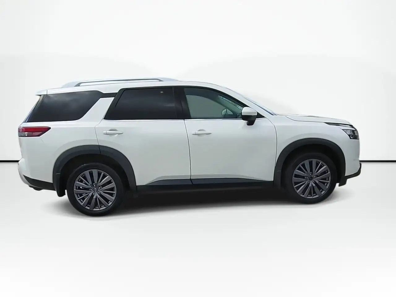 Nissan Pathfinder снимка Nissan Pathfinder