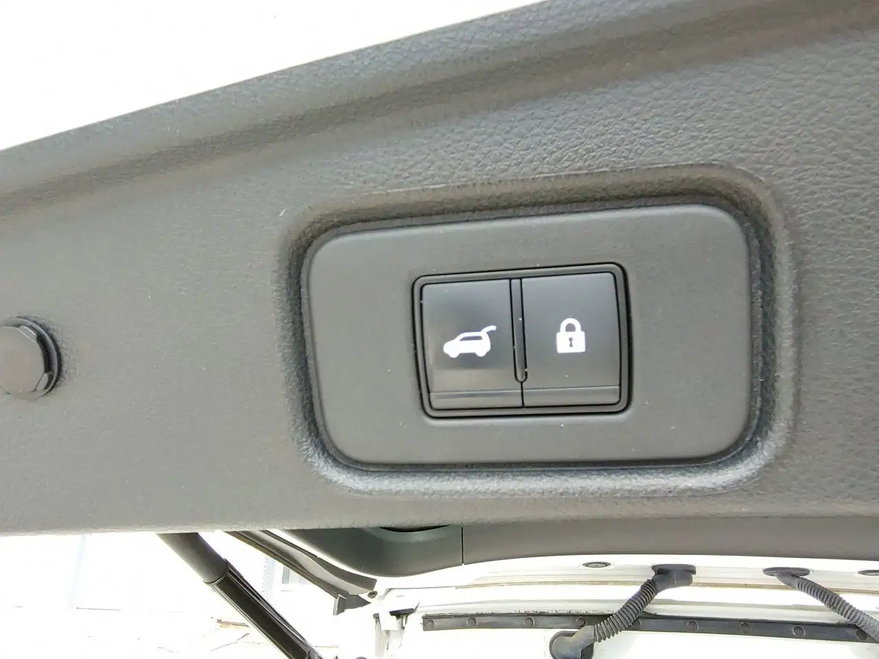 Nissan Pathfinder снимка Nissan Pathfinder