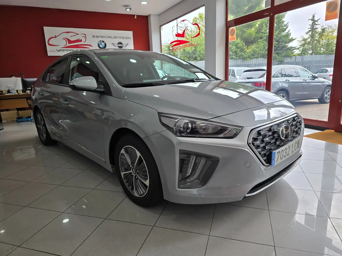 Hyundai IONIQ PHEV 1.6 GDI Klass Gris - 2