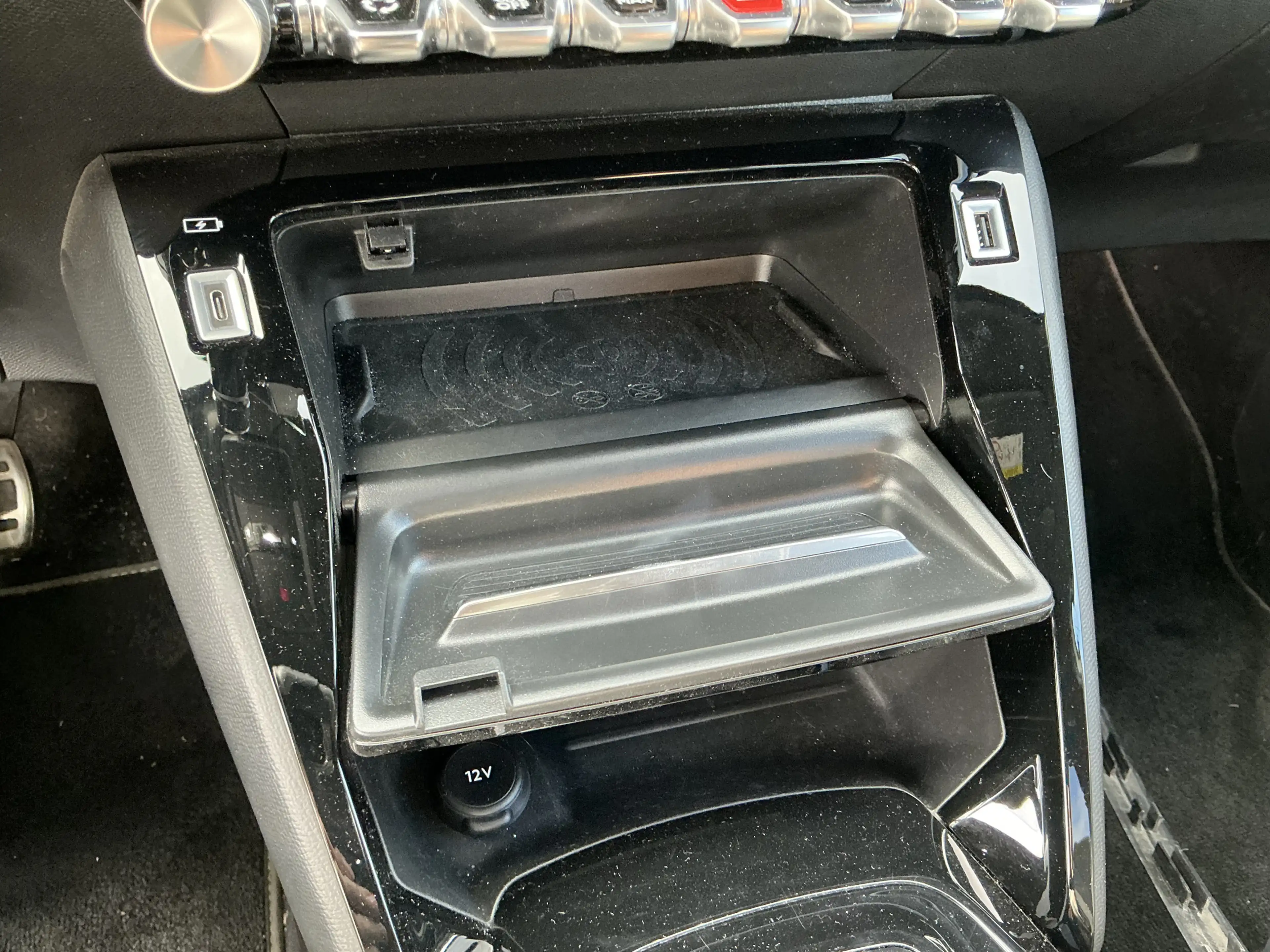 Peugeot e-208 GT-Pack Leder R.Cam Navi ACC SHZ LED — photo 8