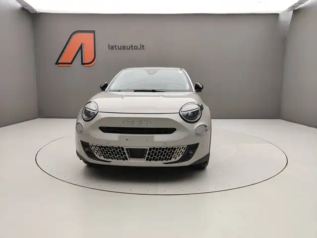 Fiat 600 view 2