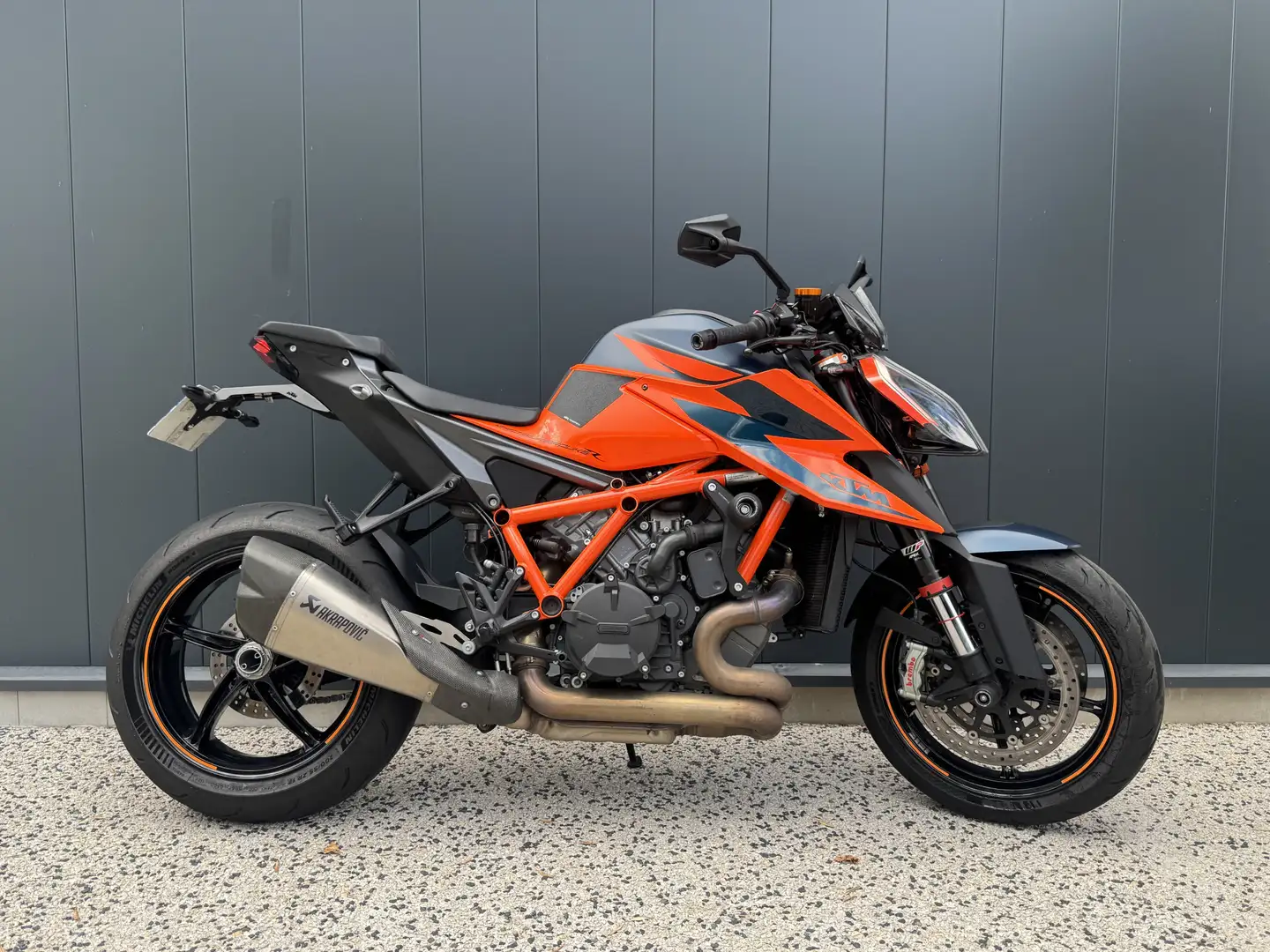 KTM 1290 Super Duke R - 1