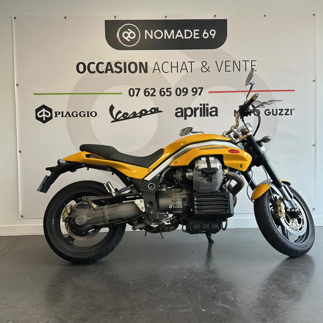 Moto Guzzi Jaune - 1