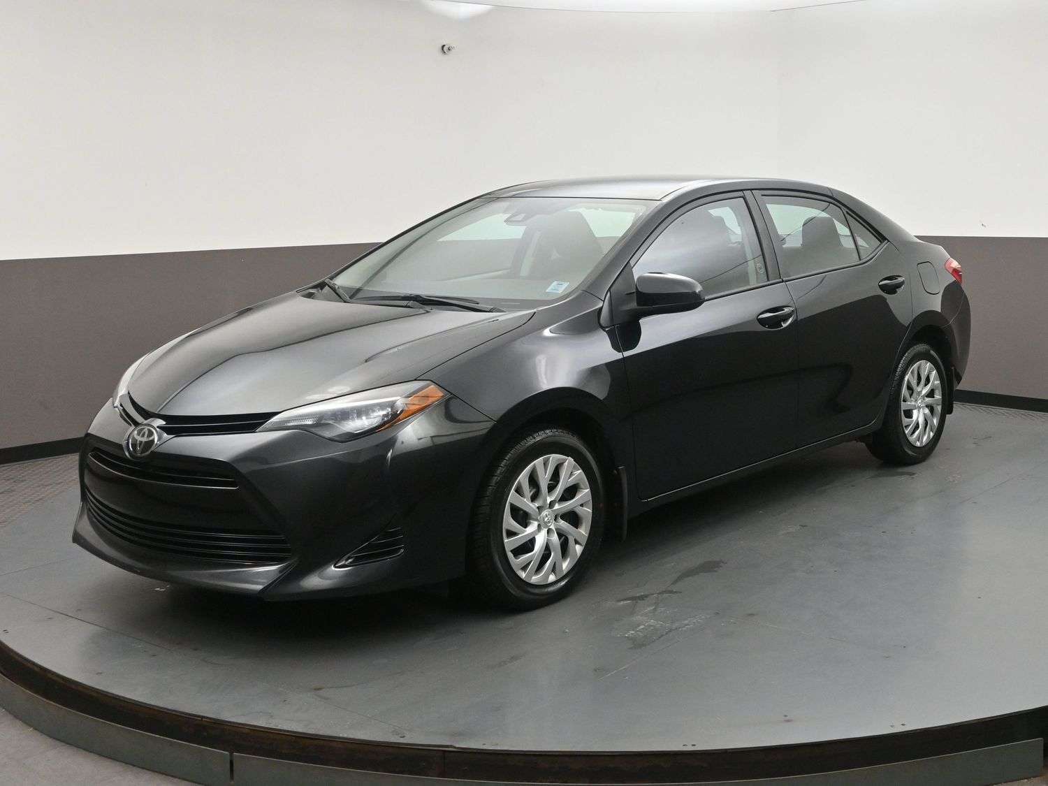 2018 Toyota Corolla LE GREEN LIGHT CERTIFIED - NO ACCIDENTS - GREAT PR — снимка 1