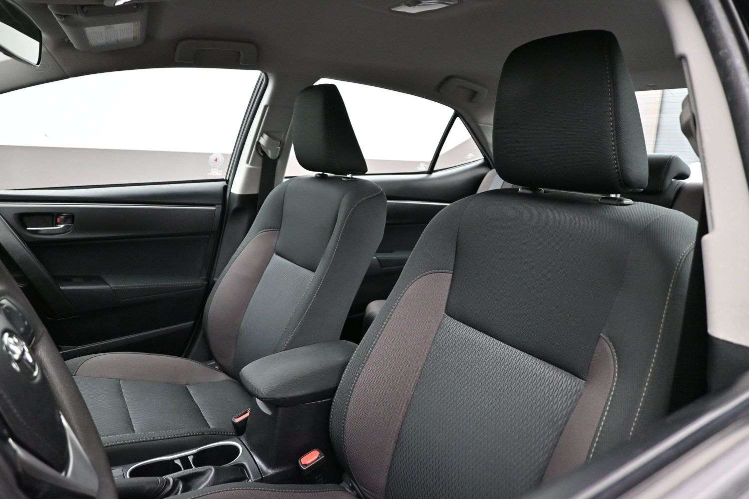 2018 Toyota Corolla LE GREEN LIGHT CERTIFIED - NO ACCIDENTS - GREAT PR — снимка 1