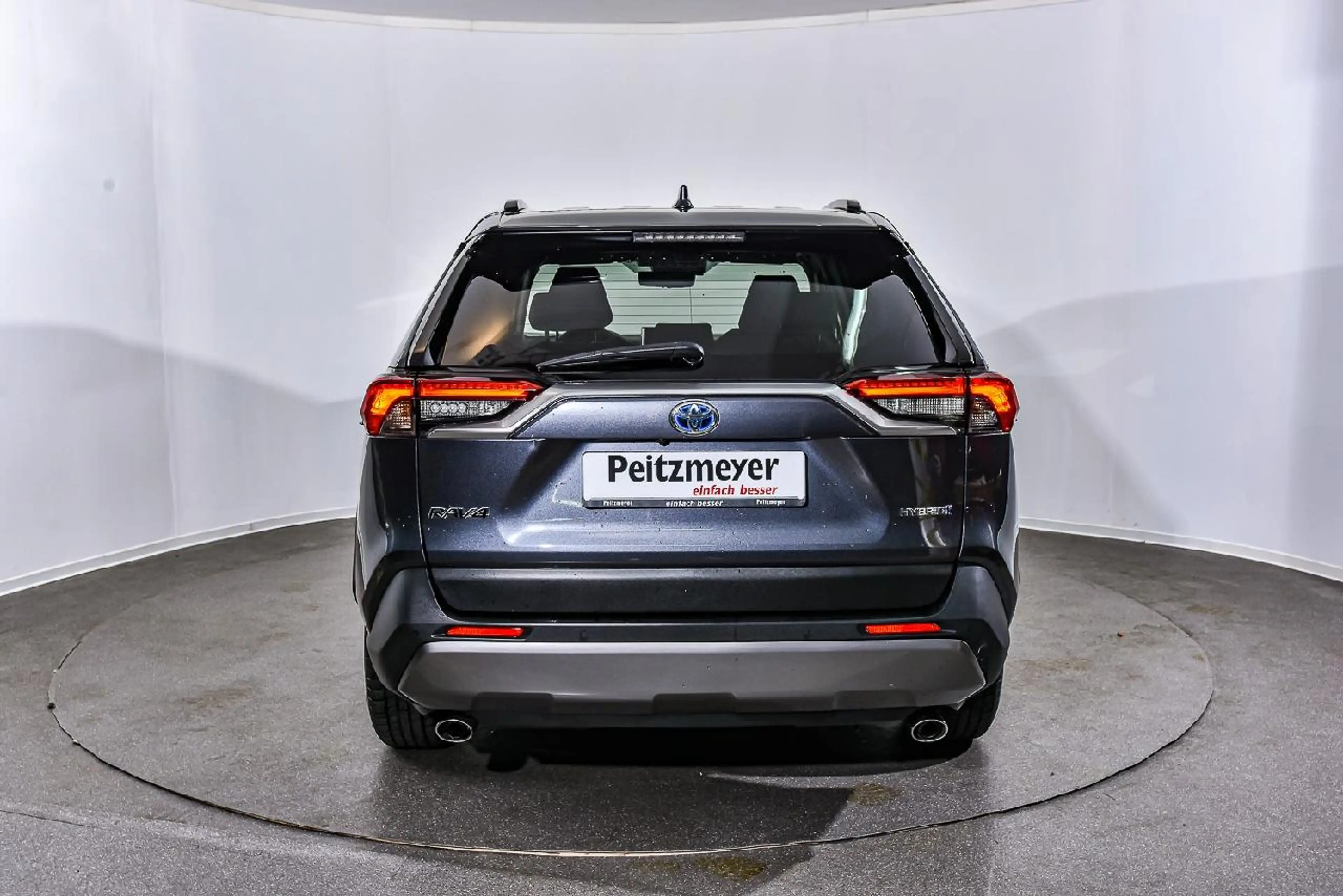 Toyota RAV 4 Hybrid 4x2 Team Deutschland — photo 6