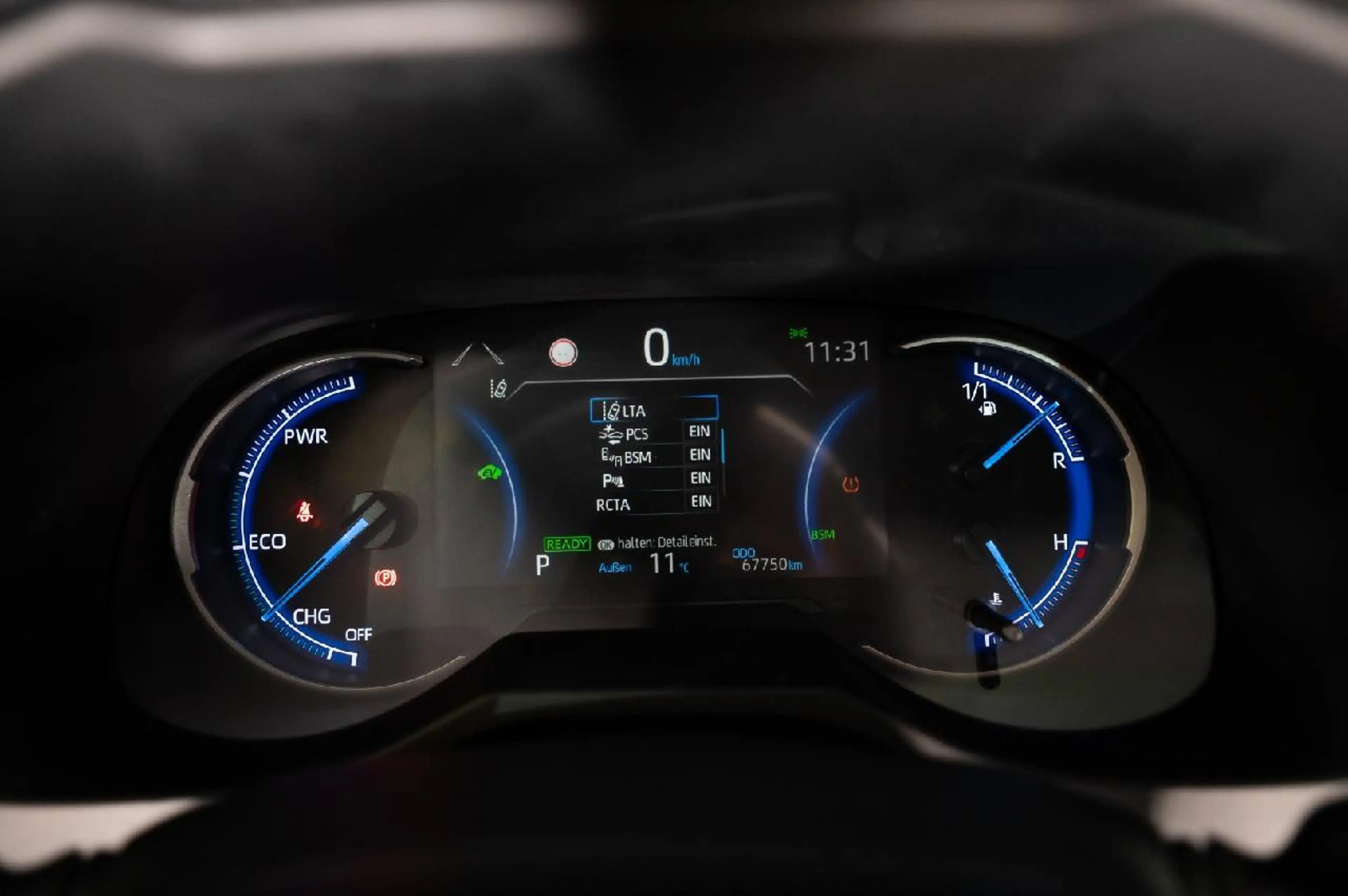 Toyota RAV 4 Hybrid 4x2 Team Deutschland — photo 14