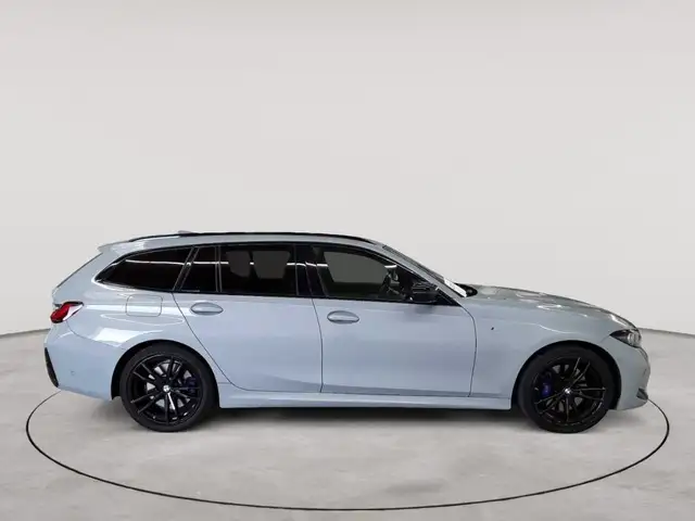 BMW 3 Series view 3