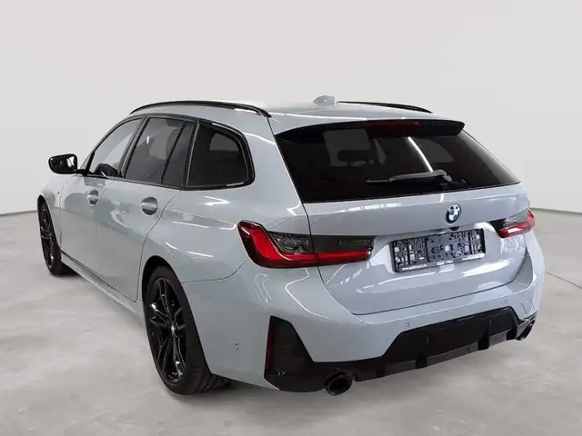 BMW 3 Series view 5