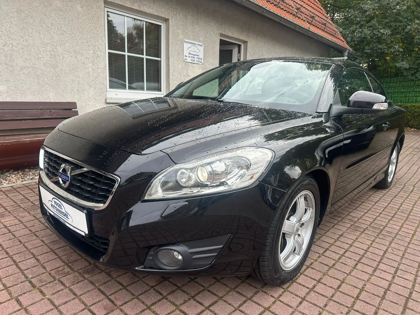 Volvo C70 Cabriolet D3 Summum*BI-XENON*NAVI*SITZHZG* Negro - 1