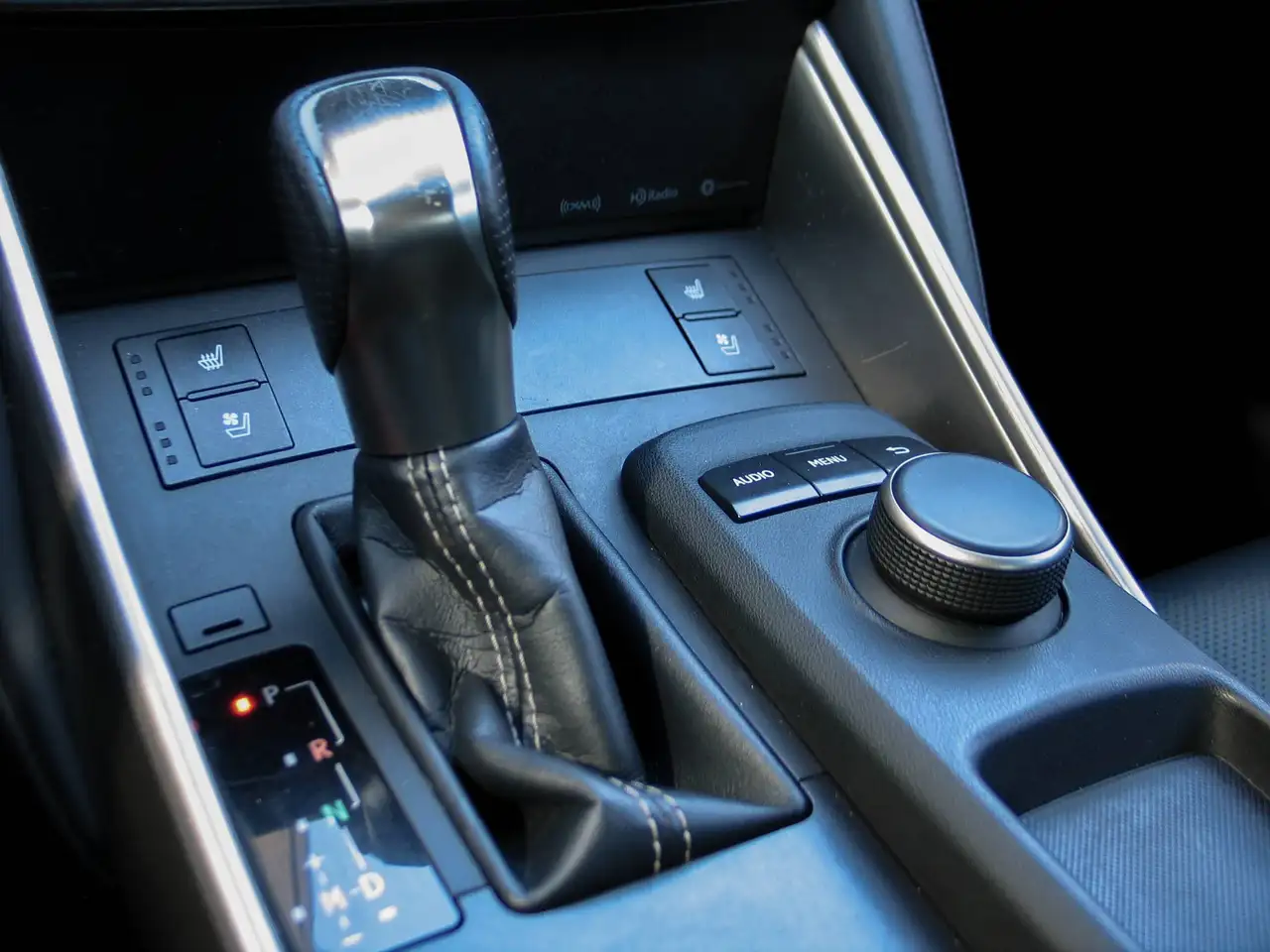 Lexus IS снимка Lexus IS