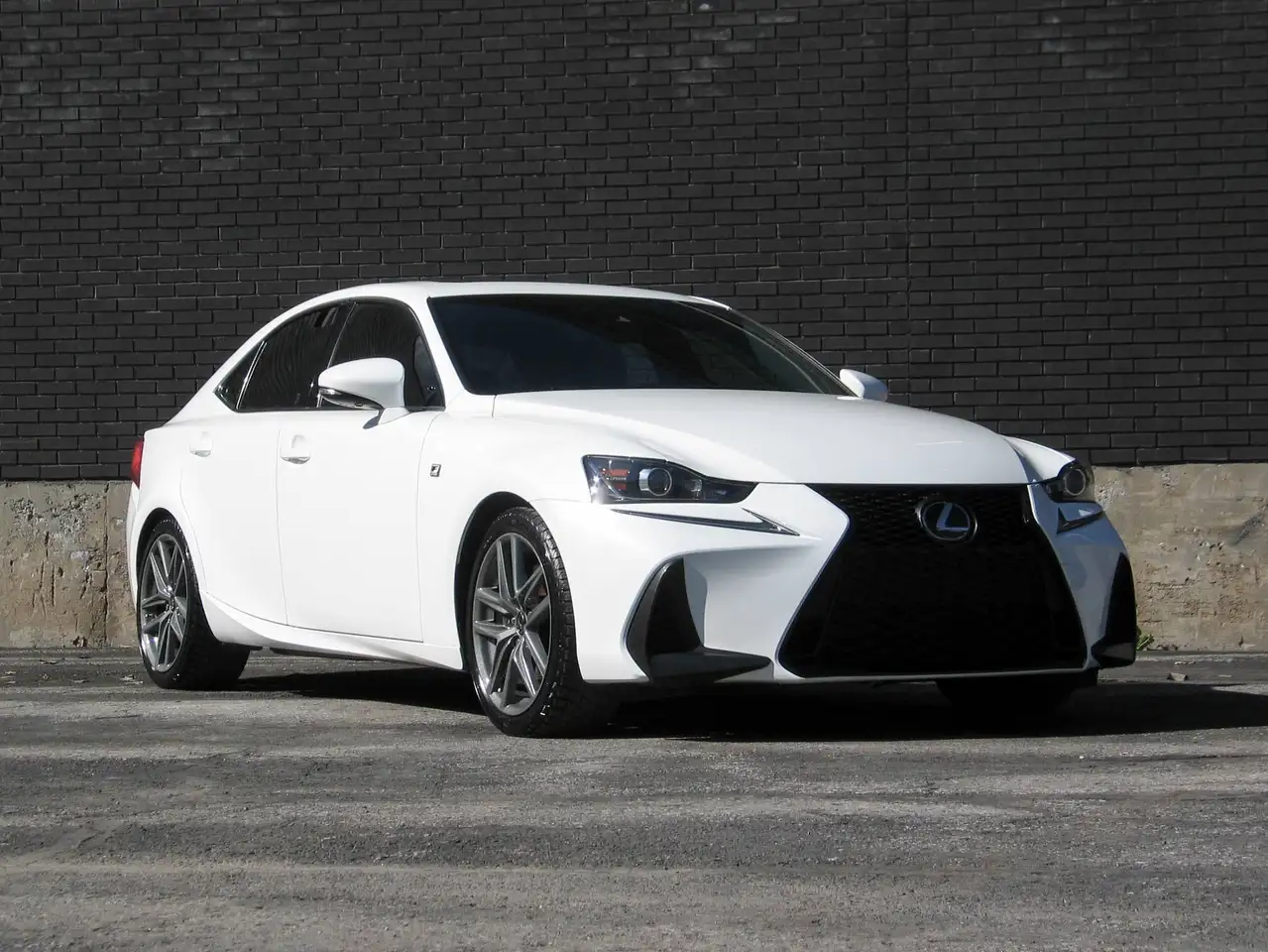 Lexus IS снимка Lexus IS