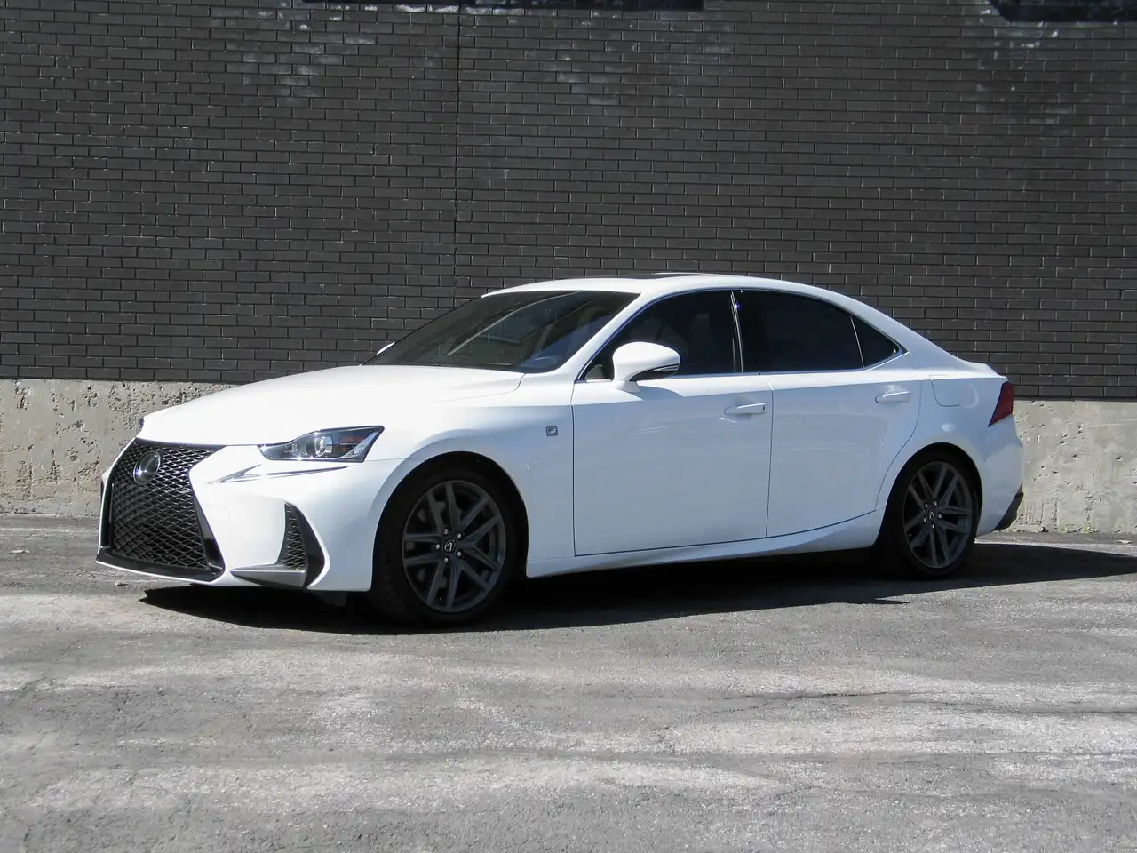 Lexus IS снимка Lexus IS