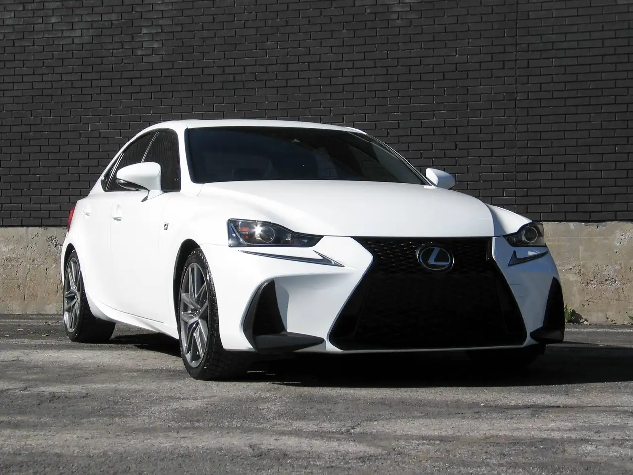 Lexus IS снимка Lexus IS