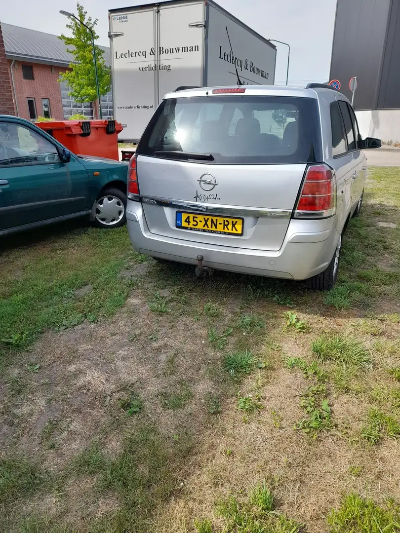 Opel Zafira 2.2 Temptation Grijs - 2