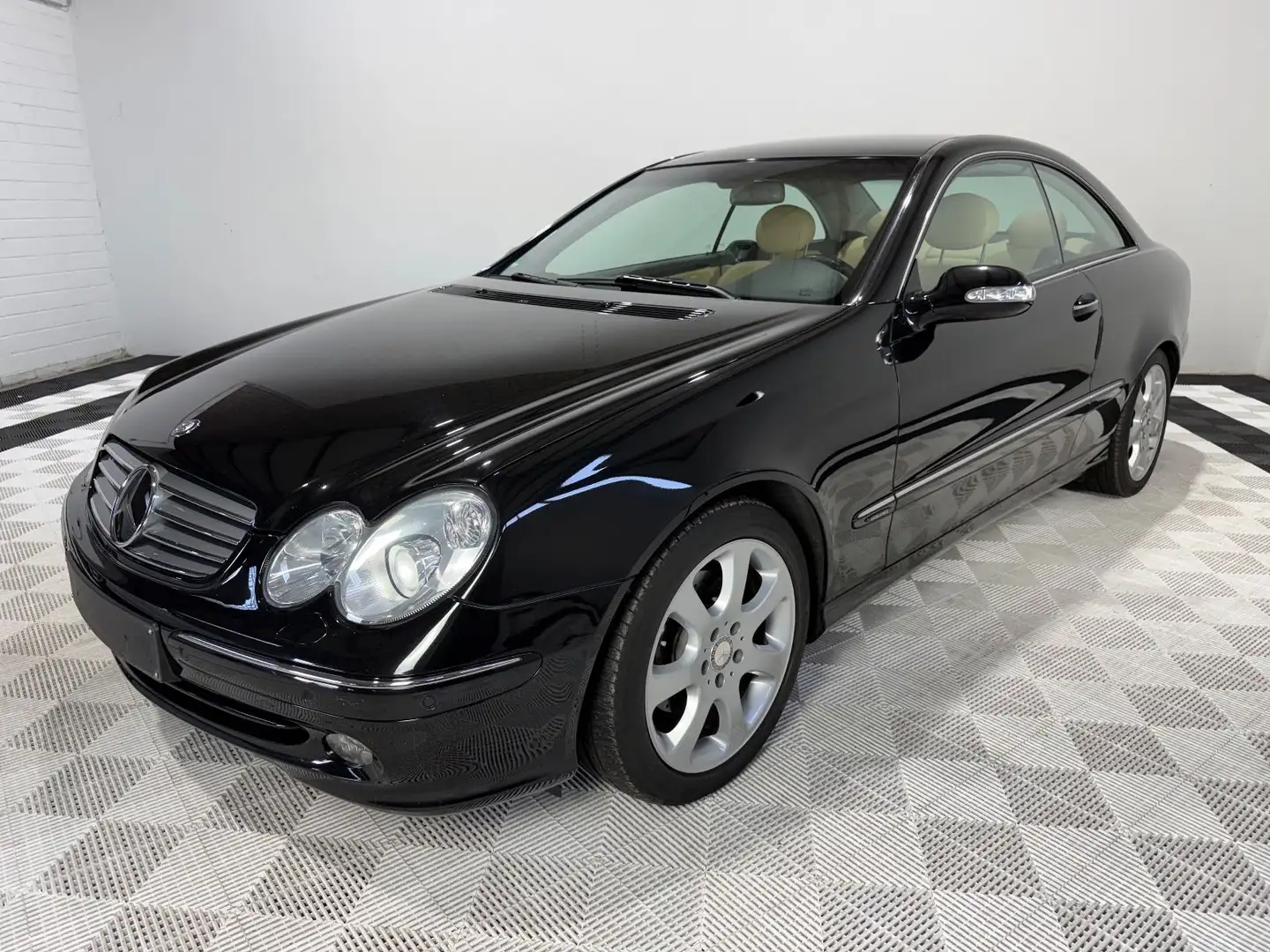 Mercedes-Benz CLK 320 AVANTGA.°DESIGNO°Keyless°Standheiz.°AHK Negro - 1