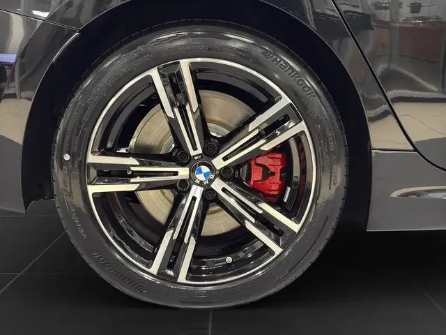 BMW 3 Series view 7