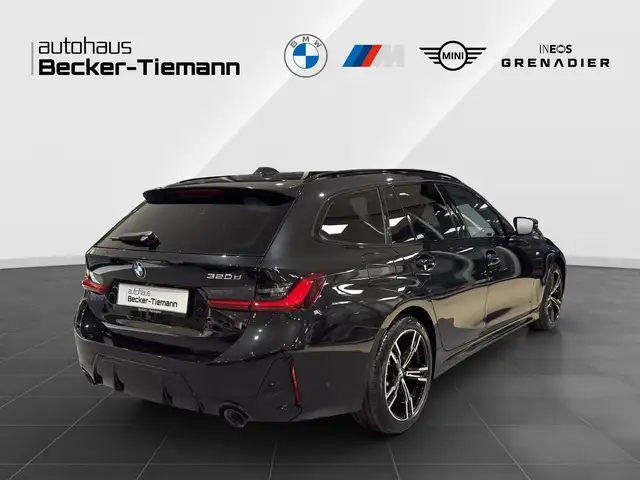 BMW 3 Series view 6