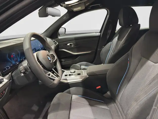 BMW 3 Series view 10