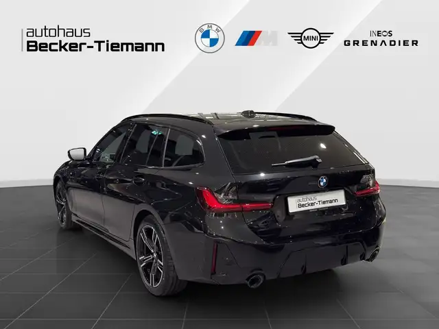 BMW 3 Series view 4