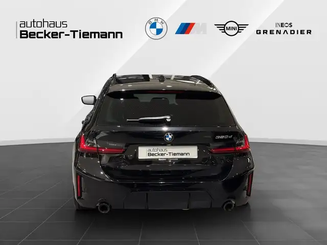 BMW 3 Series view 5