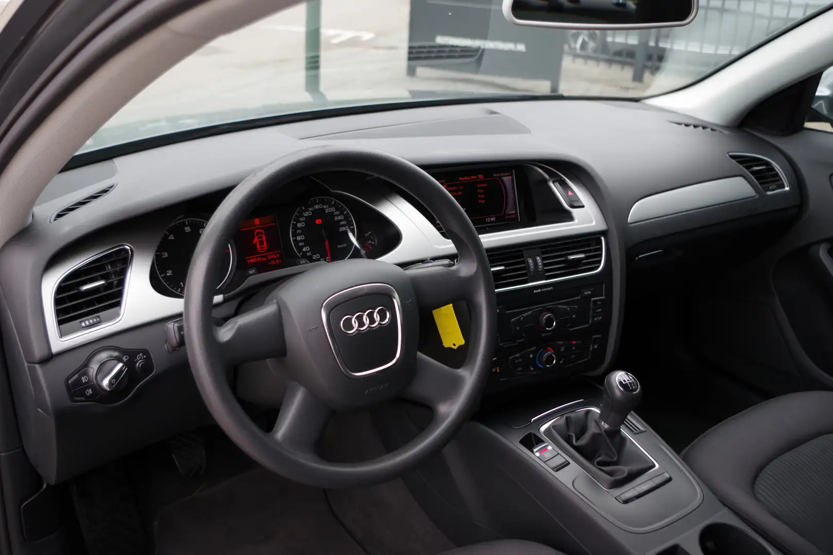 Audi A4 Limousine 1.8 TFSI 160 PK, Stoelverwarming, Parkee Gris - 2