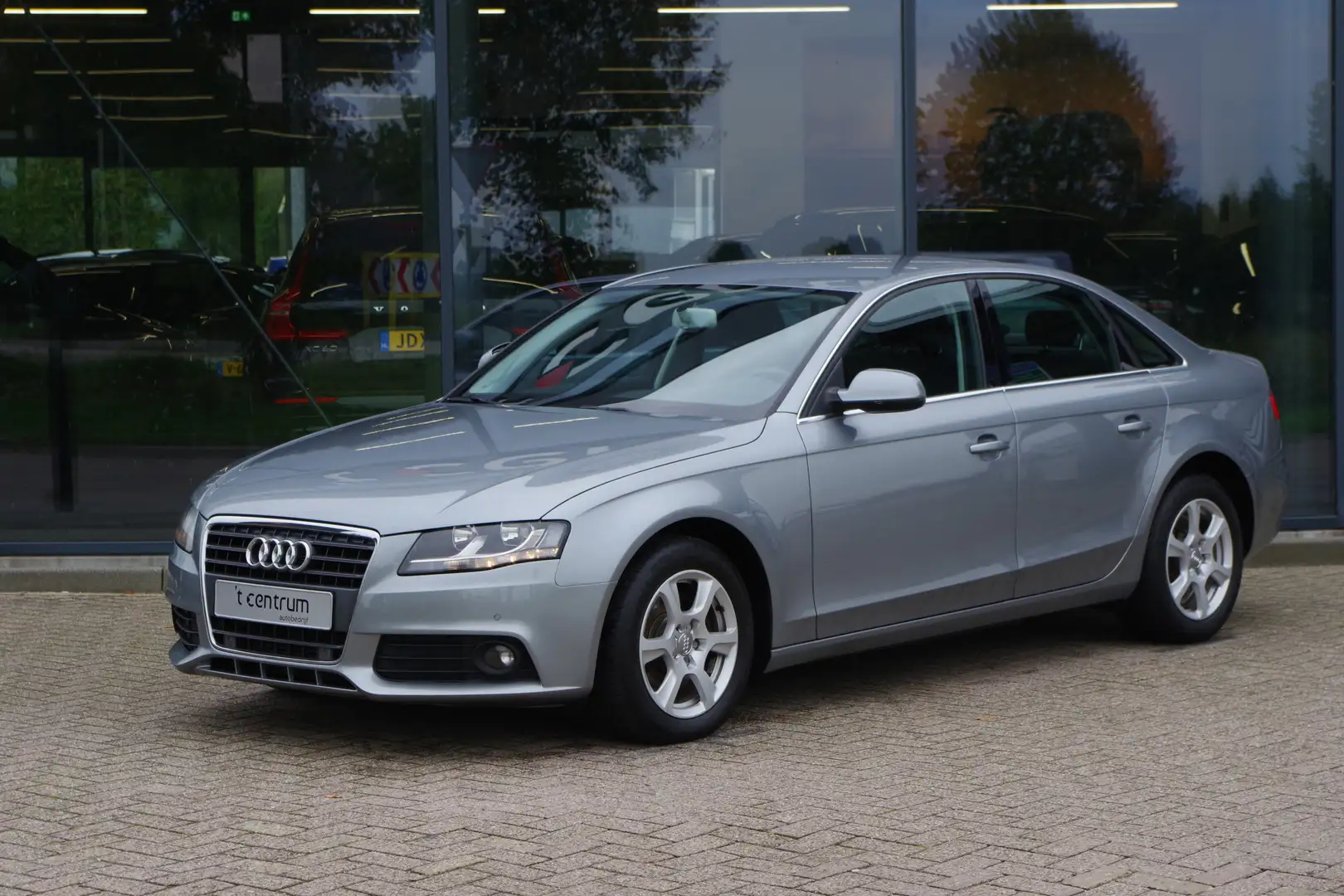 Audi A4 Limousine 1.8 TFSI 160 PK, Stoelverwarming, Parkee Gris - 1