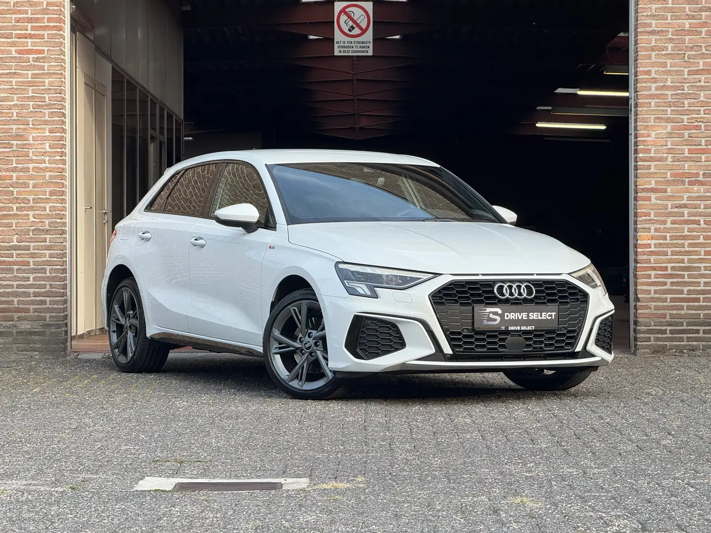 Audi A3 40 TFSI e S-line | Black Optic | LED | CarPlay Blanc - 1