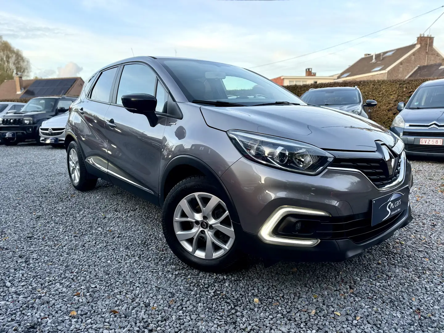 Renault Captur Captur 0.9 TCe (EU6c) *** GPS AIRCO *** Grijs - 1
