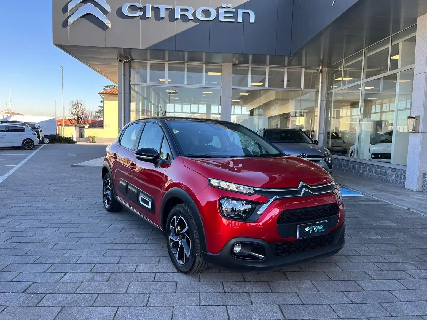 Citroen C3 1.2 PureTech 110cv EAT6 SHINE USATO GARANTITO Rosso - 1