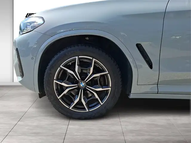 BMW X3 view 5
