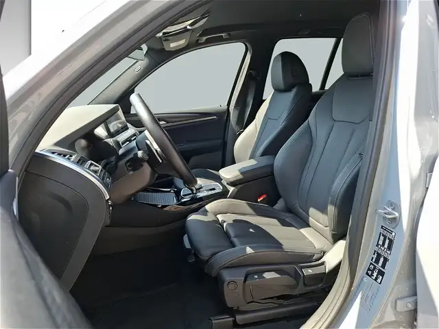 BMW X3 view 11