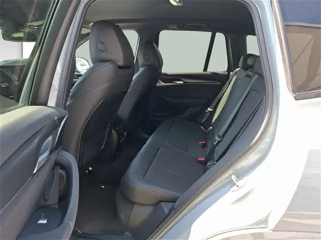 BMW X3 view 10