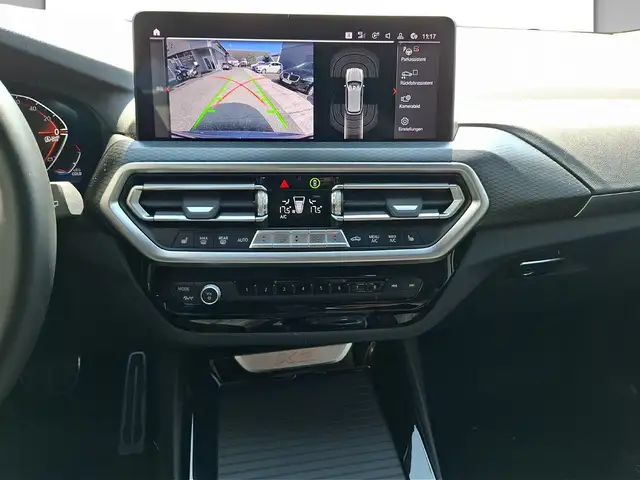 BMW X3 view 8