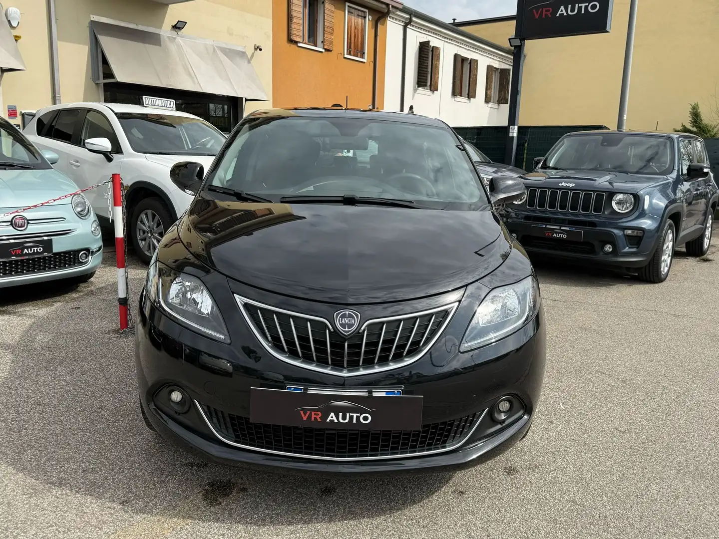 Lancia Ypsilon HYBRID 1.0 70 CV S&S PLATINO/NEOPATENT/PROMO FIN Nero - 2