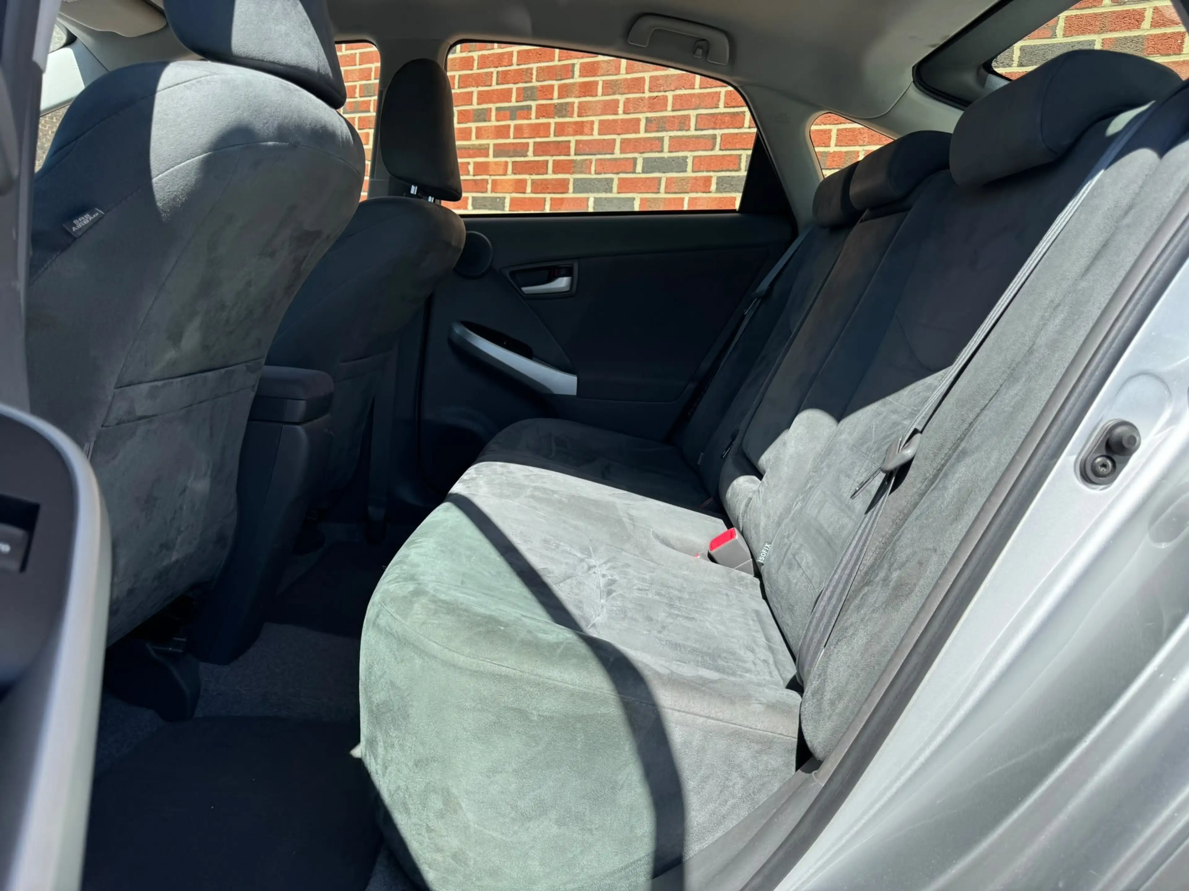 Toyota Prius / PARFAIT ÉTAT / CARNET ENTRETIEN / — photo 15