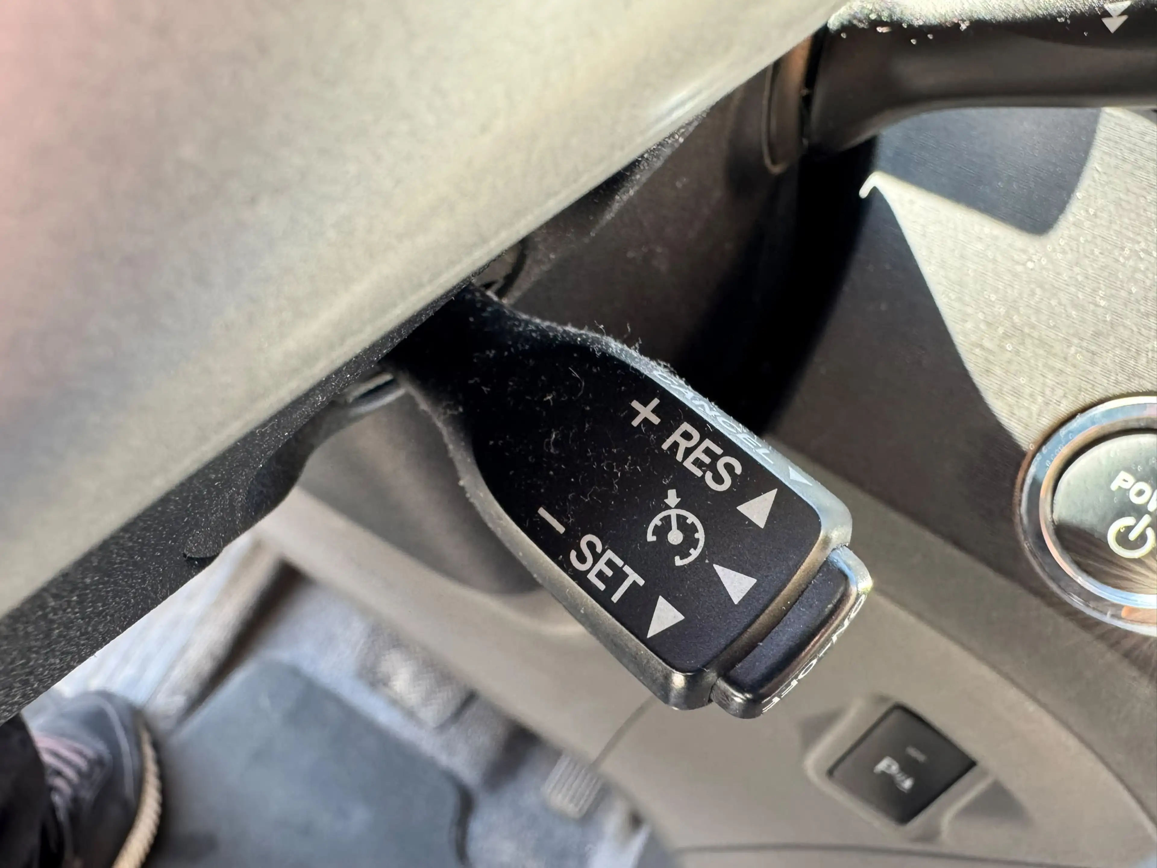 Toyota Prius / PARFAIT ÉTAT / CARNET ENTRETIEN / — photo 3