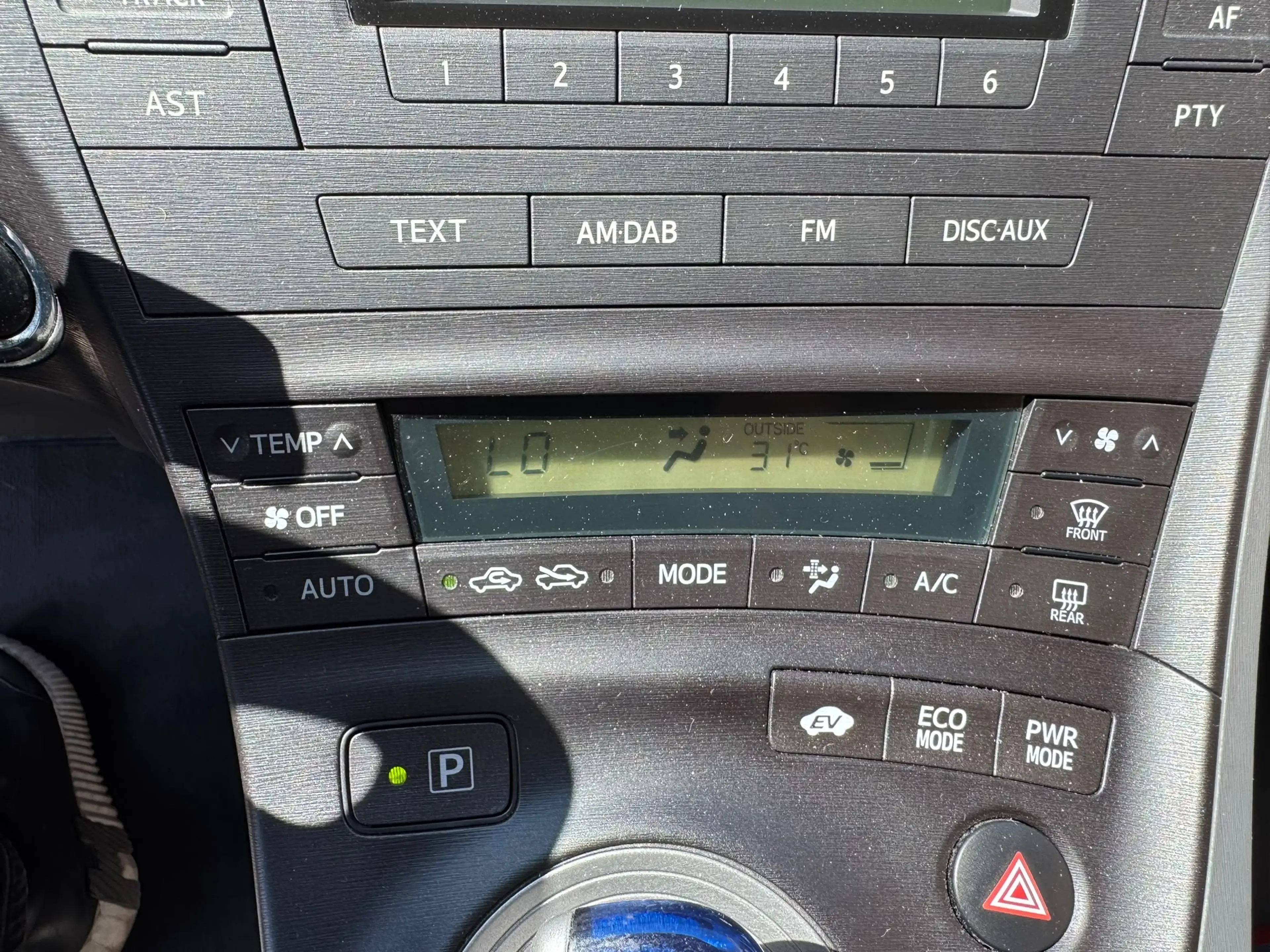 Toyota Prius / PARFAIT ÉTAT / CARNET ENTRETIEN / — photo 2