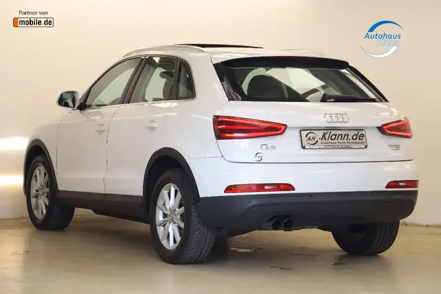 Audi Q3 view 6