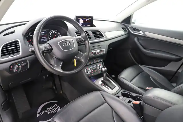 Audi Q3 view 13