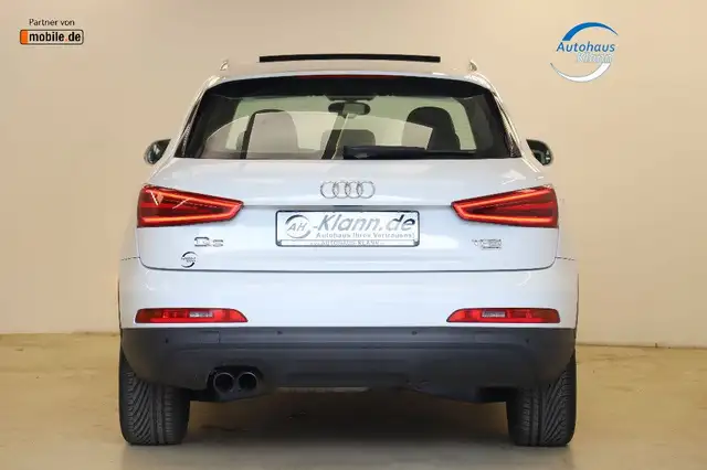Audi Q3 view 7