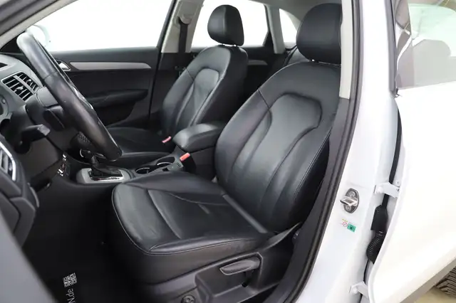 Audi Q3 view 9