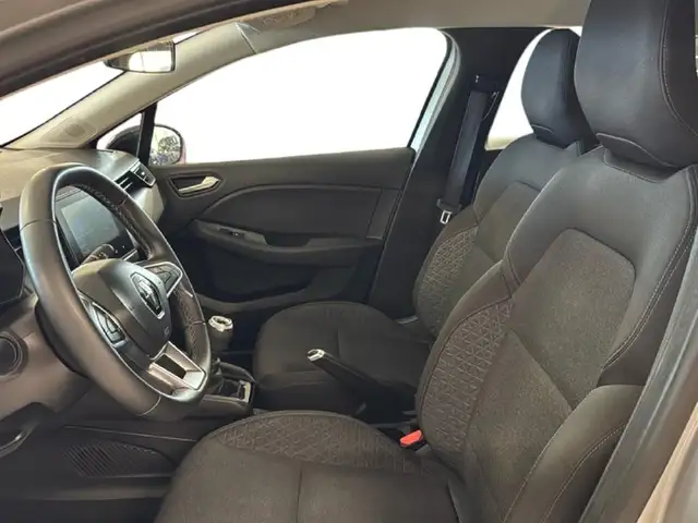 Renault Clio view 11
