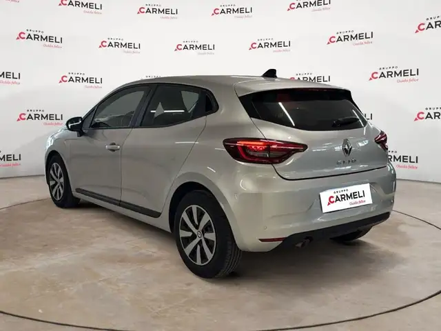 Renault Clio view 2