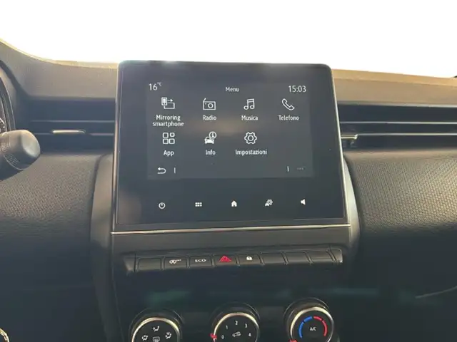 Renault Clio view 9